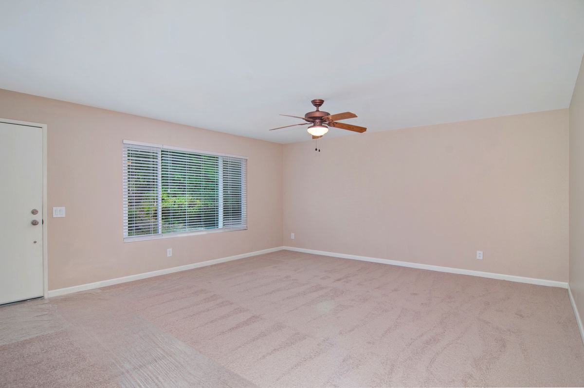 4271 Dowitcher Way Oceanside, CA 92057 - Photo 4 of 25 Gallery Image 4