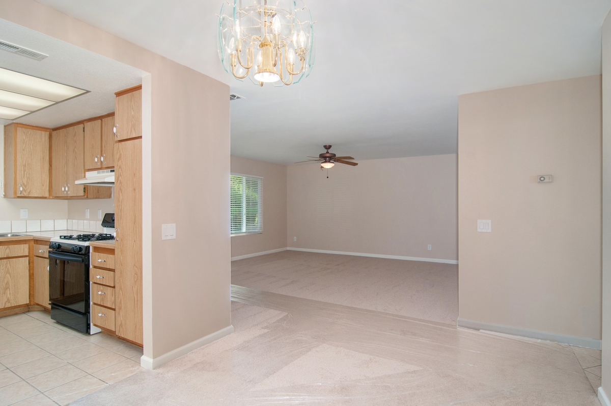 4271 Dowitcher Way Oceanside, CA 92057 - Photo 8 of 25 Gallery Image 8