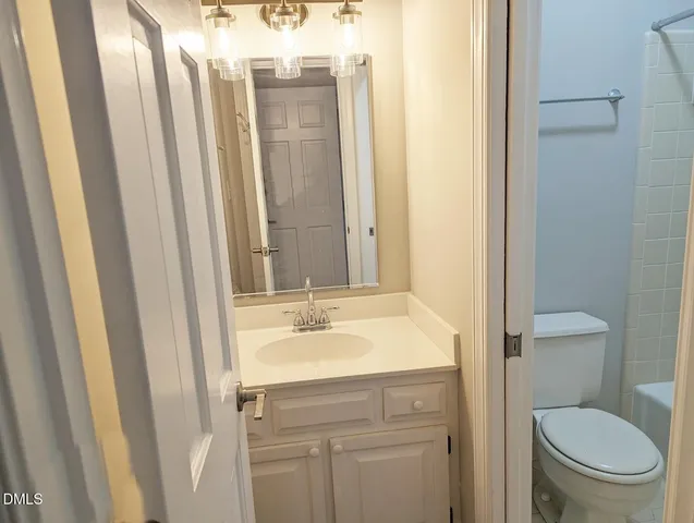 $1,995 | 1306 Hampshire Court, Raleigh, NC 27612