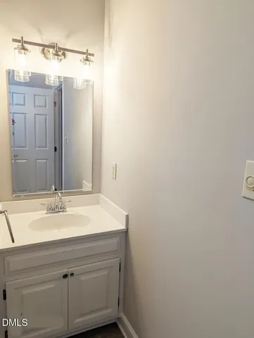 $1,995 | 1306 Hampshire Court, Raleigh, NC 27612