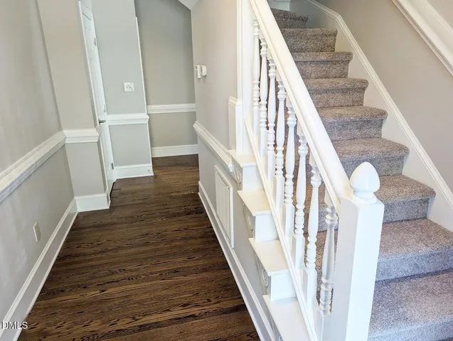 $1,995 | 1306 Hampshire Court, Raleigh, NC 27612