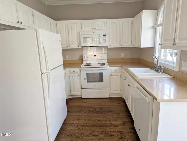 $1,995 | 1306 Hampshire Court, Raleigh, NC 27612