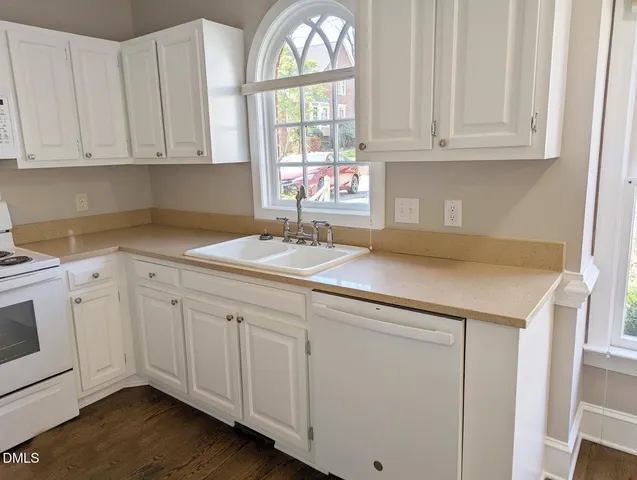 $1,995 | 1306 Hampshire Court, Raleigh, NC 27612