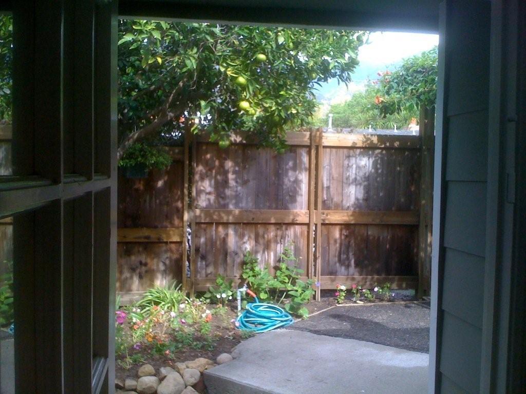 460 San Ysidro Road, Unit 2 Montecito, CA 93108 - Photo 10 of 13 Front Patio