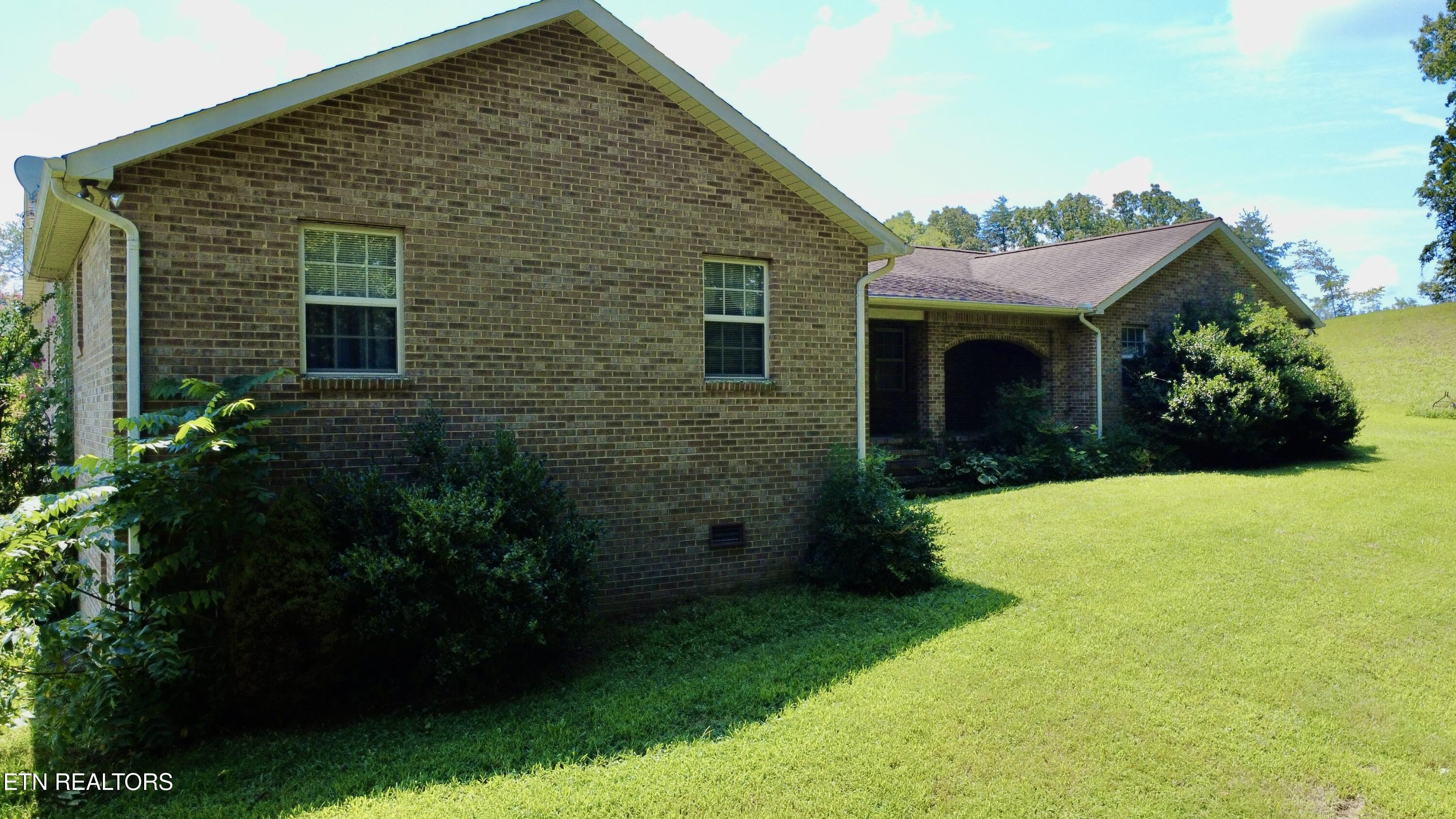 530 Rutledge Pike Blaine, TN 37709 - Photo 13 of 60 2-16