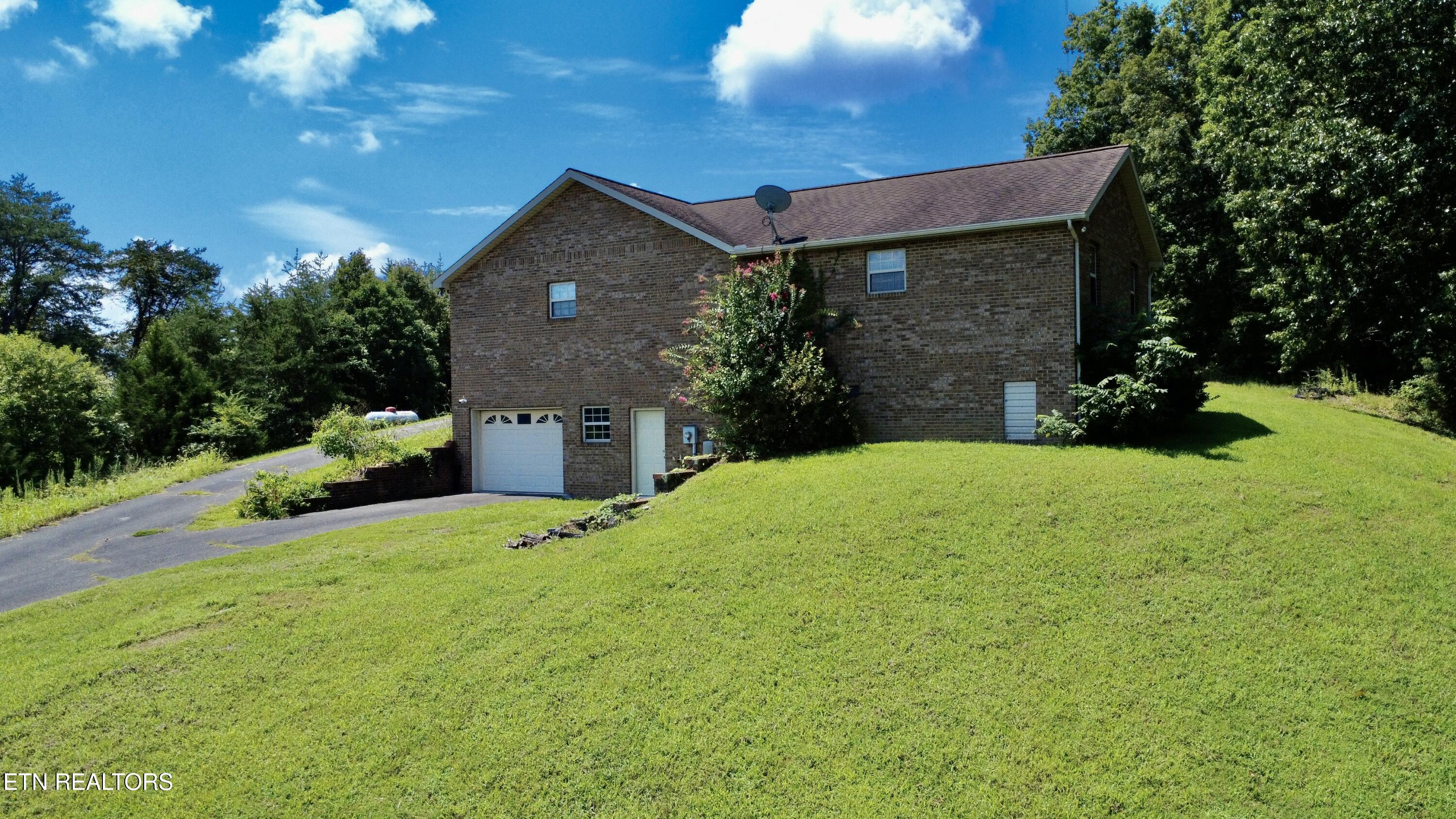 530 Rutledge Pike Blaine, TN 37709 - Photo 7 of 60 2-9