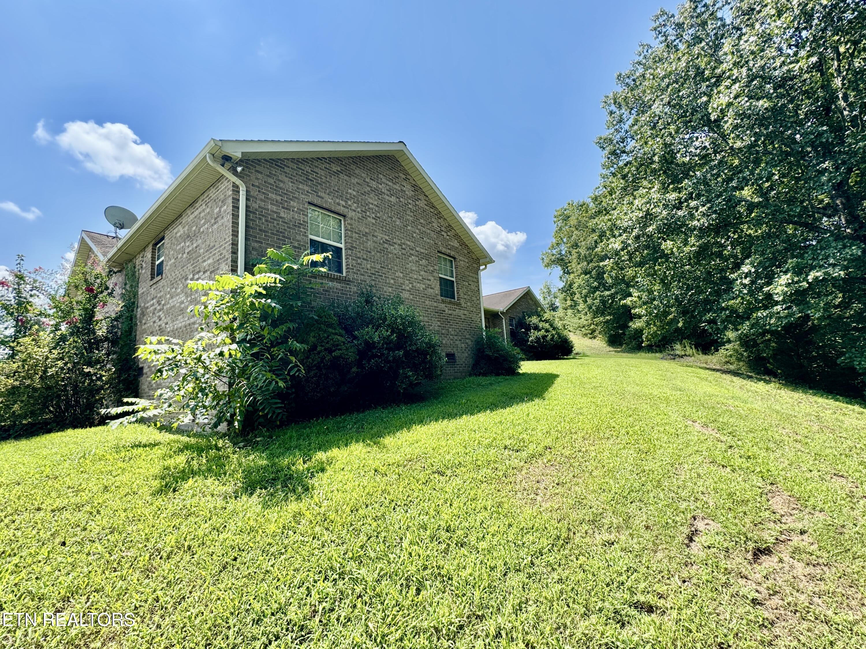 530 Rutledge Pike Blaine, TN 37709 - Photo 8 of 60 2-11