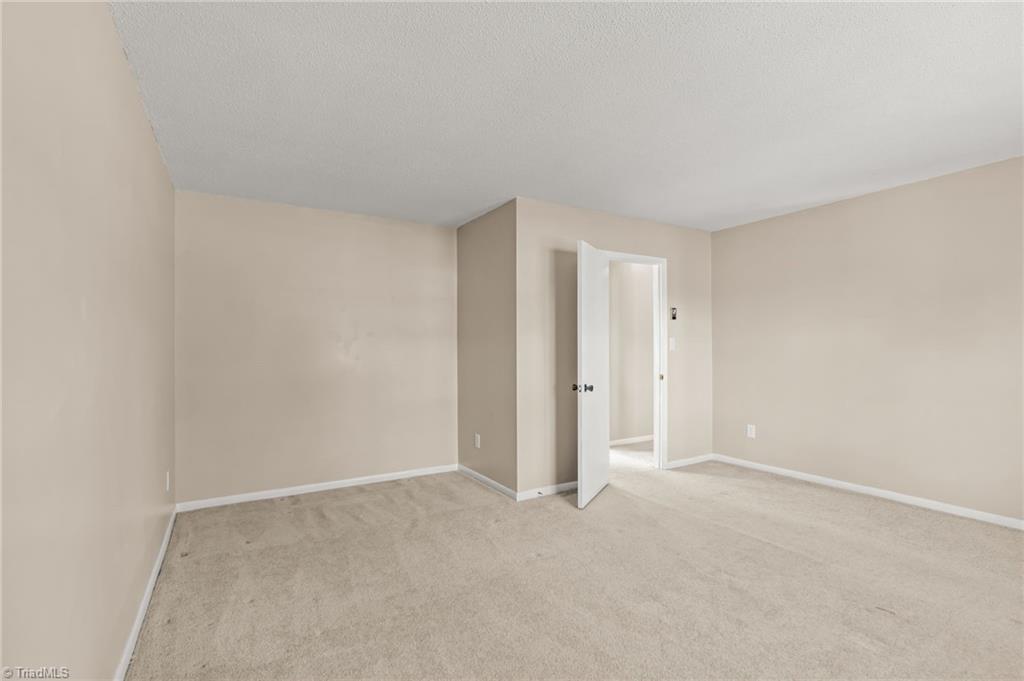 3975 Pine Ridge Drive Trinity, NC 27370 - Photo 16 of 48 Living room
