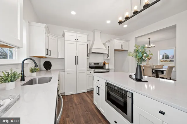 $699,900 | 704 Bullen Drive, Middletown, DE 19709