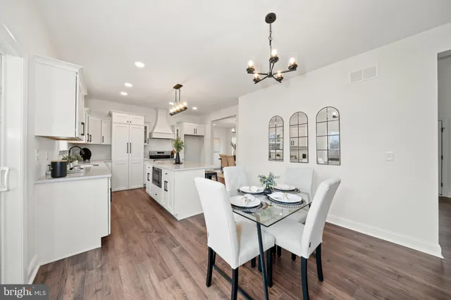 $699,900 | 704 Bullen Drive, Middletown, DE 19709