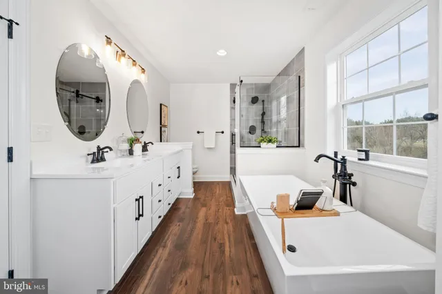 $699,900 | 704 Bullen Drive, Middletown, DE 19709