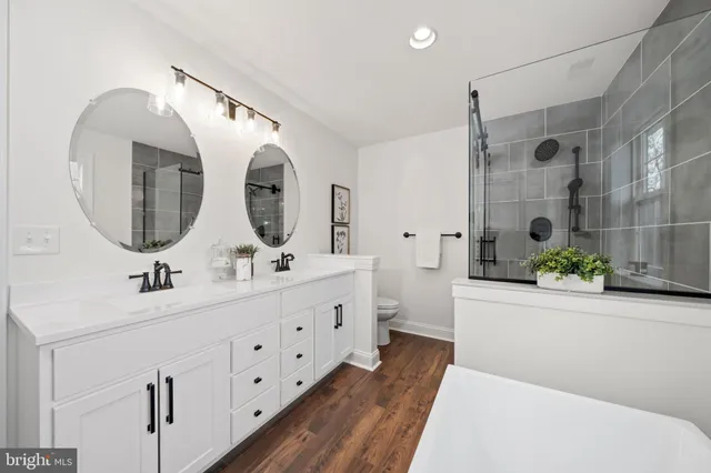 $699,900 | 704 Bullen Drive, Middletown, DE 19709