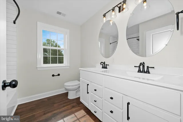 $699,900 | 704 Bullen Drive, Middletown, DE 19709