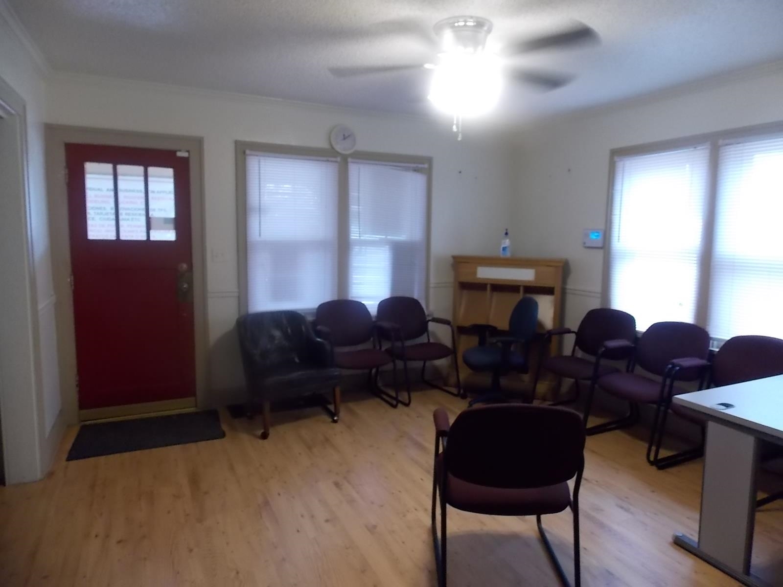 905 South Seneca Street Wichita, KS 67213 - Photo 13 of 36