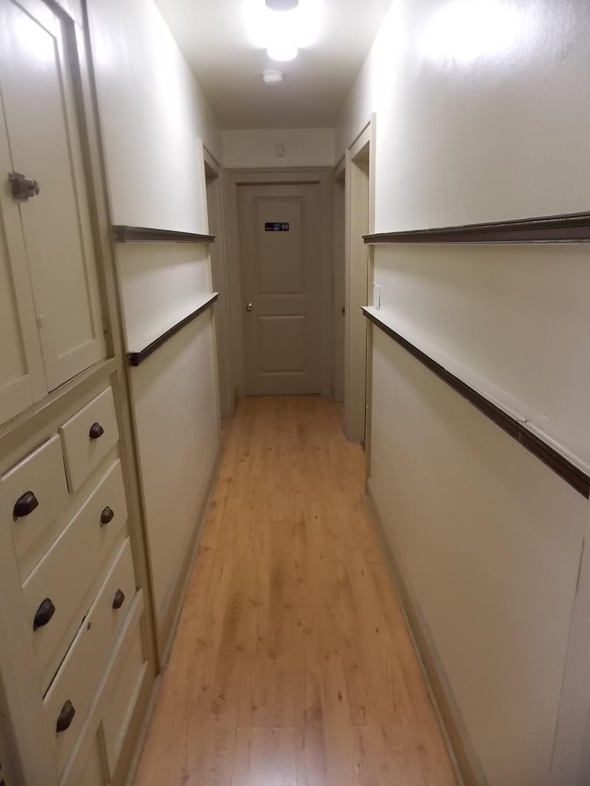 905 South Seneca Street Wichita, KS 67213 - Photo 17 of 36