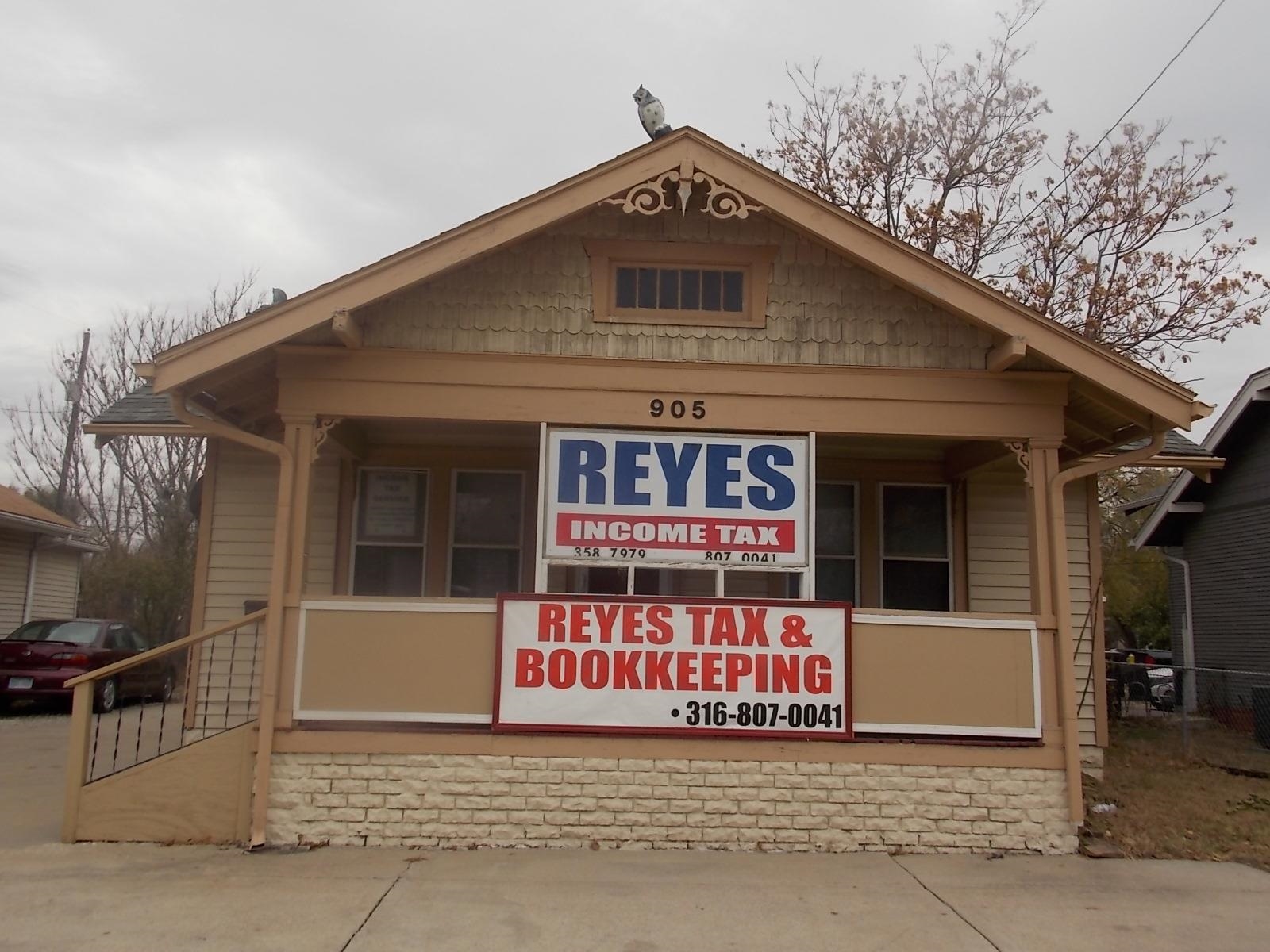 905 South Seneca Street Wichita, KS 67213 - Photo 3 of 36