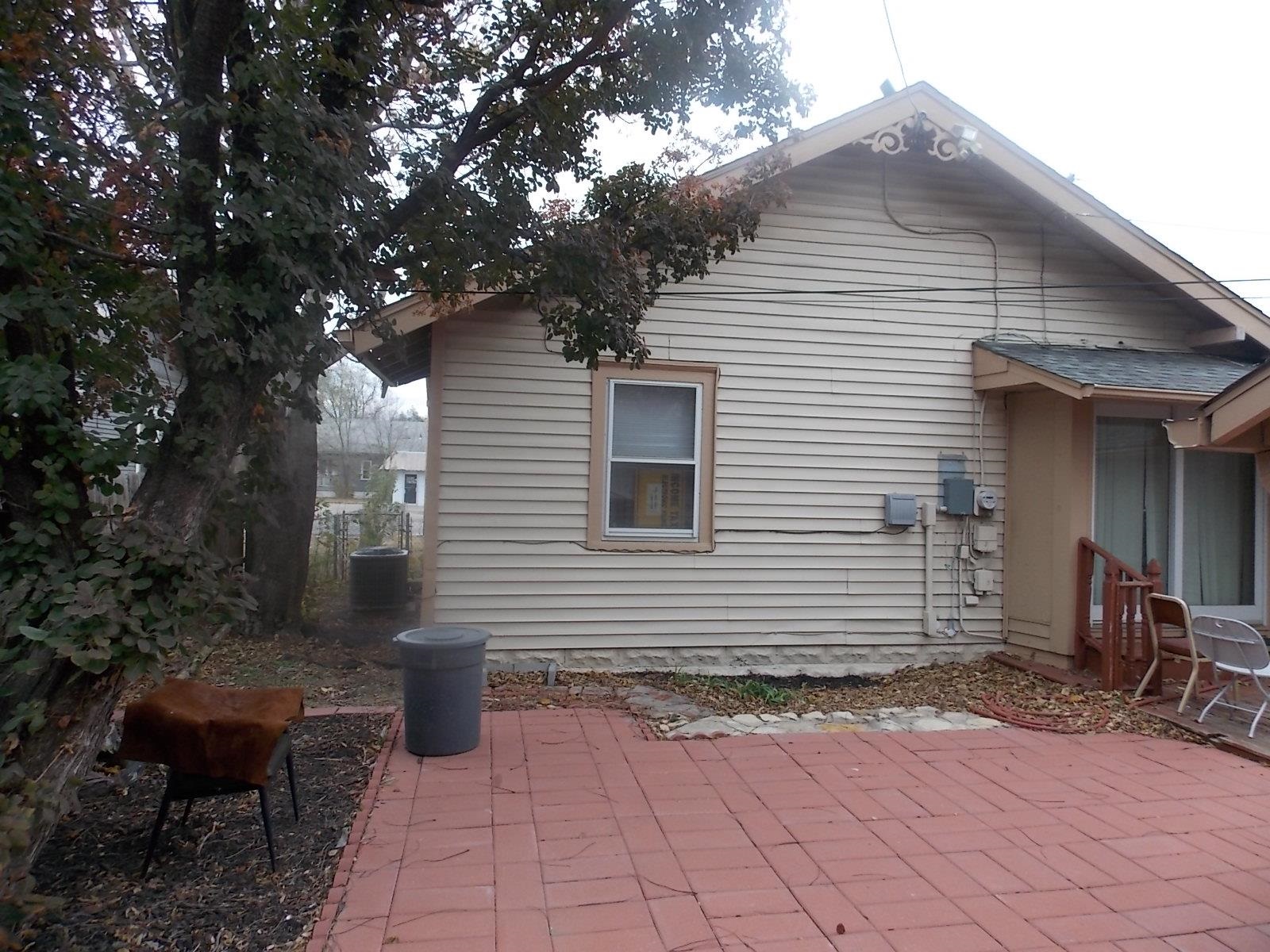 905 South Seneca Street Wichita, KS 67213 - Photo 10 of 36