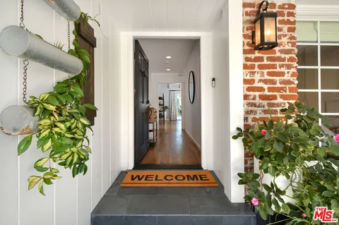 $1,599,000 | 13006 West Magnolia Boulevard, Sherman Oaks, CA 91423