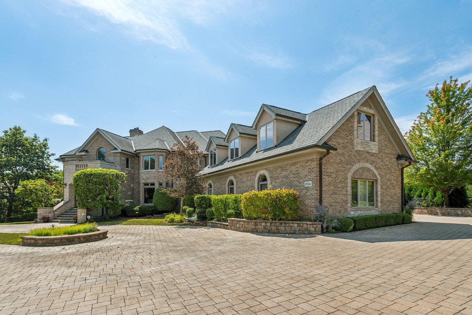 8744 Johnston Road Burr Ridge, IL 60527 - Photo 3 of 92 Gallery Image 3