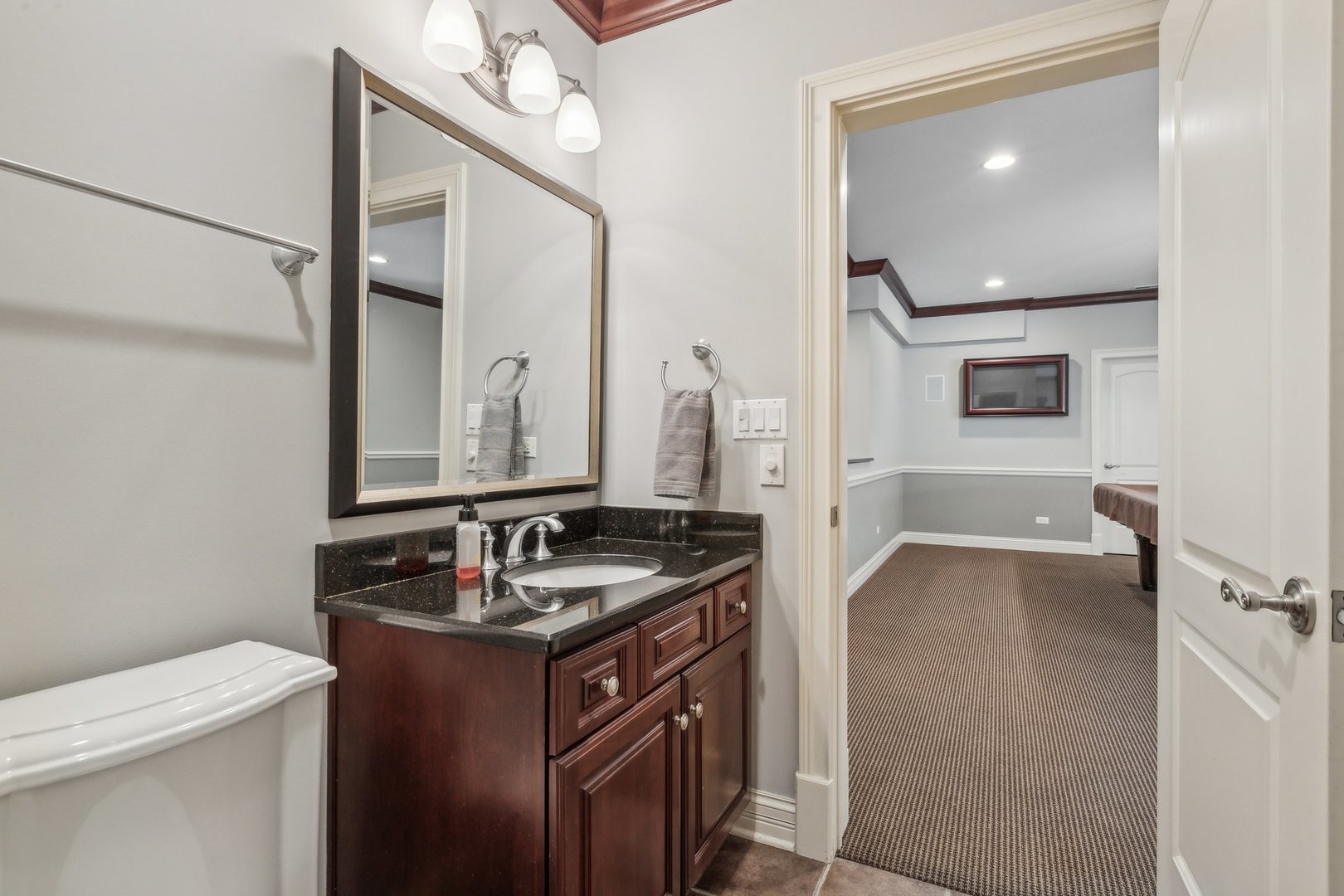 8744 Johnston Road Burr Ridge, IL 60527 - Photo 36 of 92 Gallery Image 36