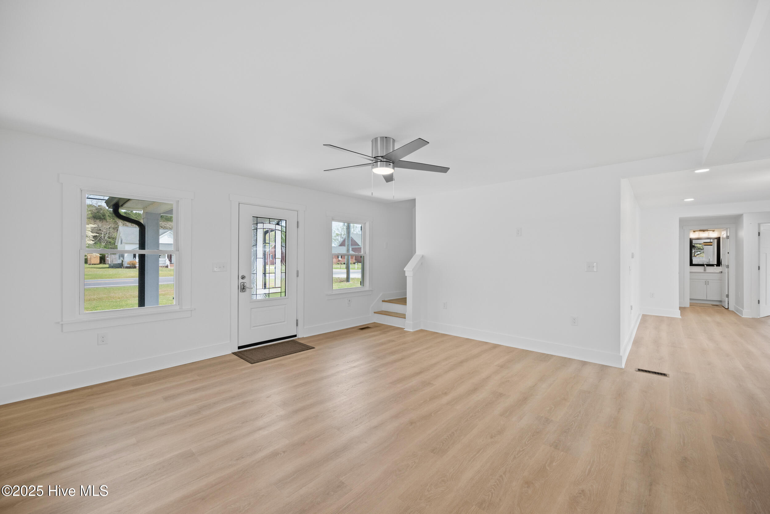 750 Shawboro Road Shawboro, NC 27973 - Photo 7 of 42 Living room