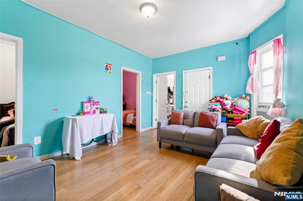 183 Walnut Street Paterson, NJ 07522 - Photo 14 of 40