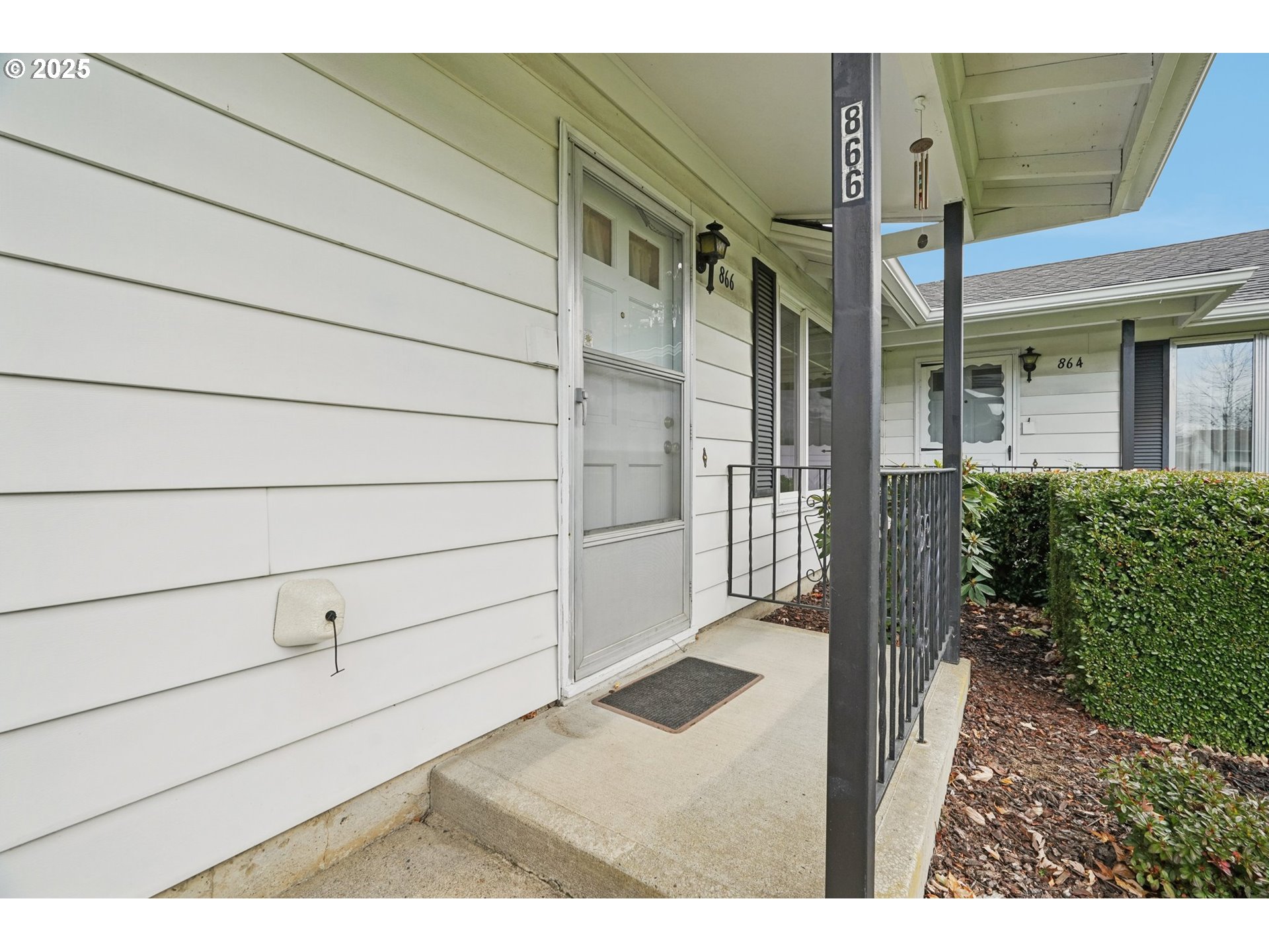 866 Northeast Fleming Avenue, Unit B83 Gresham, OR 97030 - Photo 4 of 27 a view of outdoor space and porch