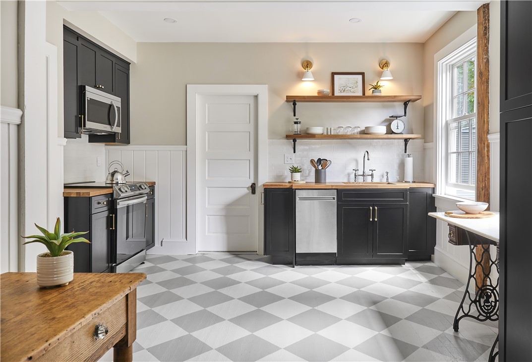 44 State Street, Unit 2 Bristol, RI 02809 - Photo 2 of 18