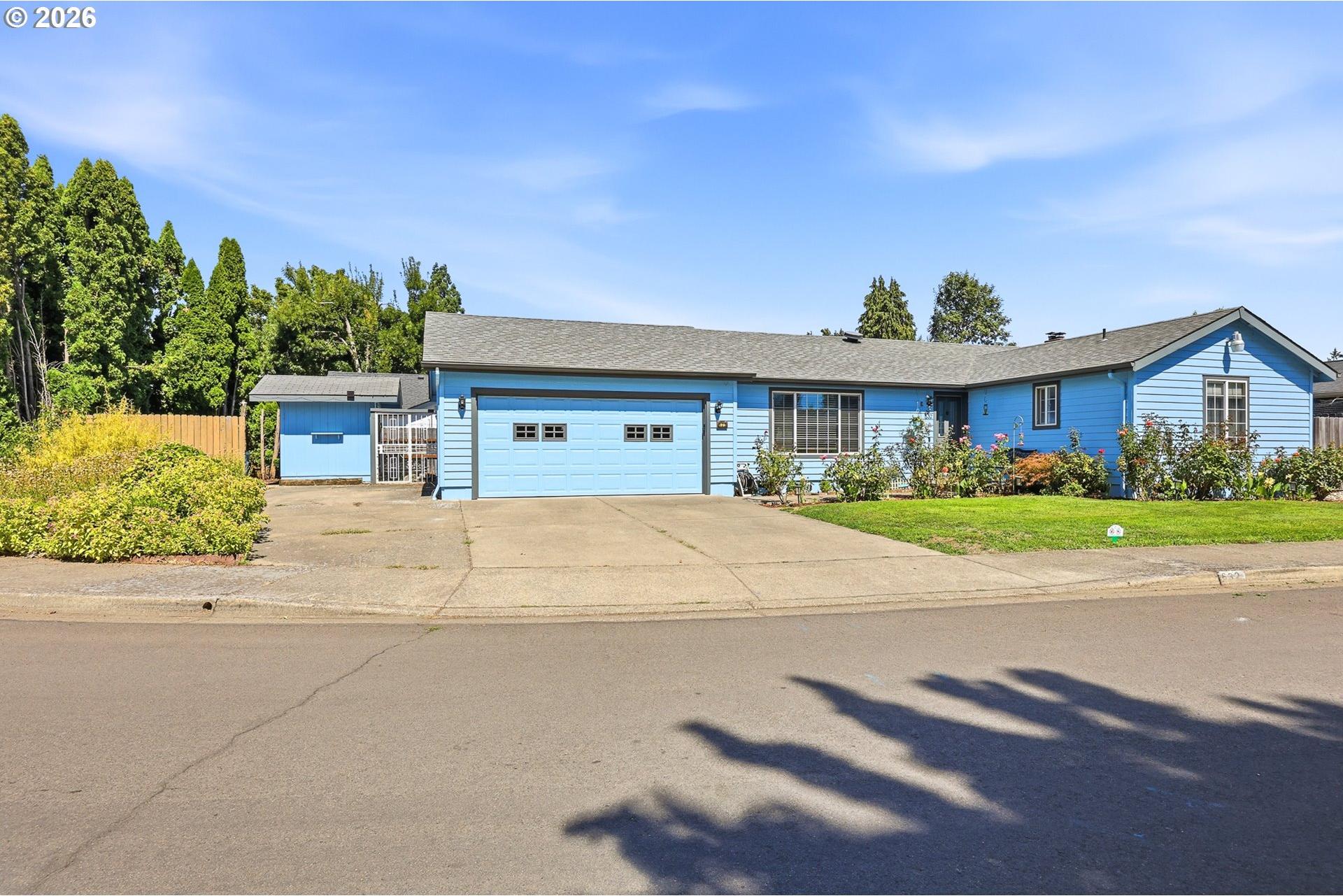632 Nicholas Drive Springfield, OR 97477 - Photo 2 of 40 Gallery Image 2