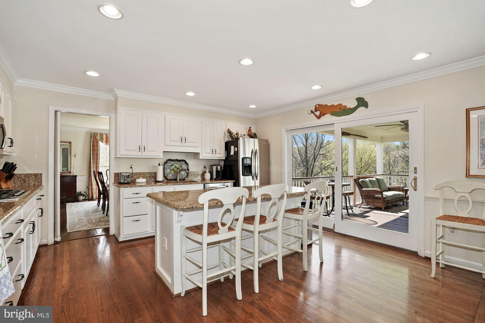 9819 Spring Ridge Lane Vienna, VA 22182 - Photo 14 of 35 Gallery Image 14