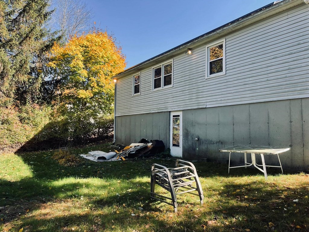 33 Bay Path Road Spencer, MA 01562 - Photo 4 of 4 Gallery Image 4