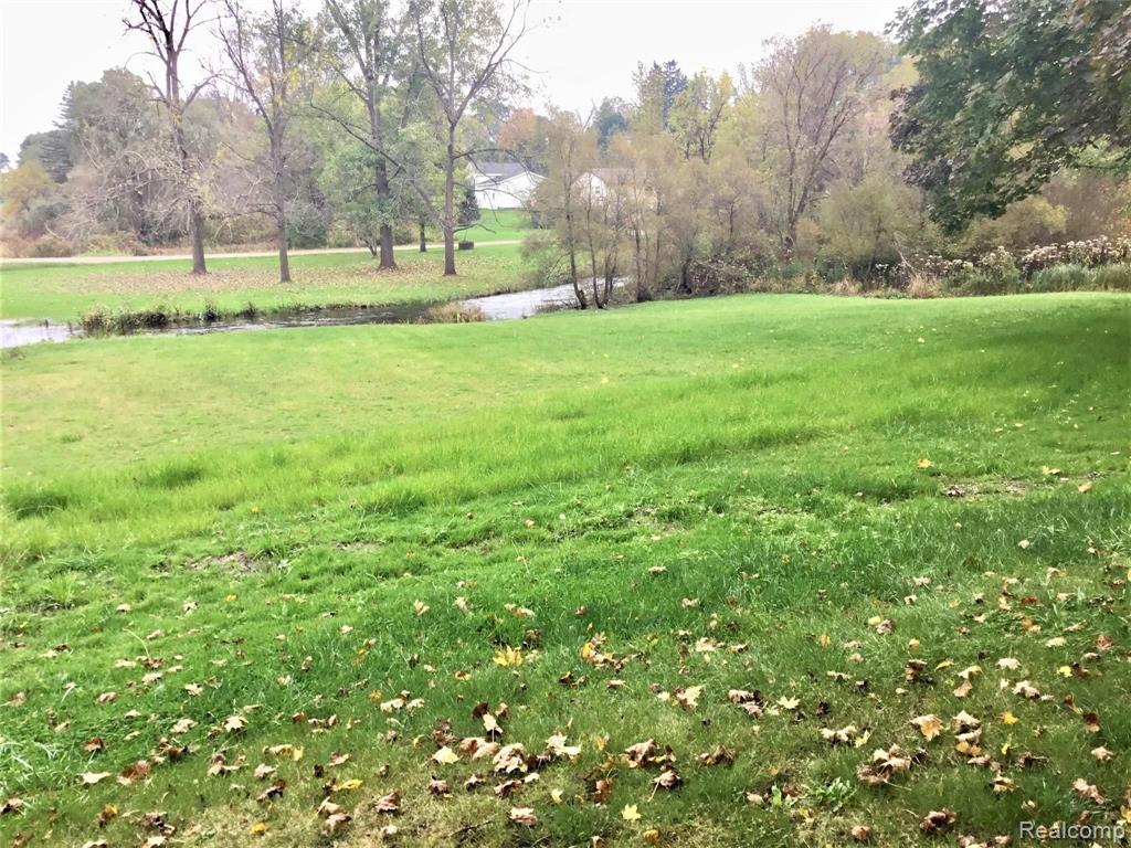 2920 East Dryden Road Metamora, MI 48455 - Photo 4 of 34
