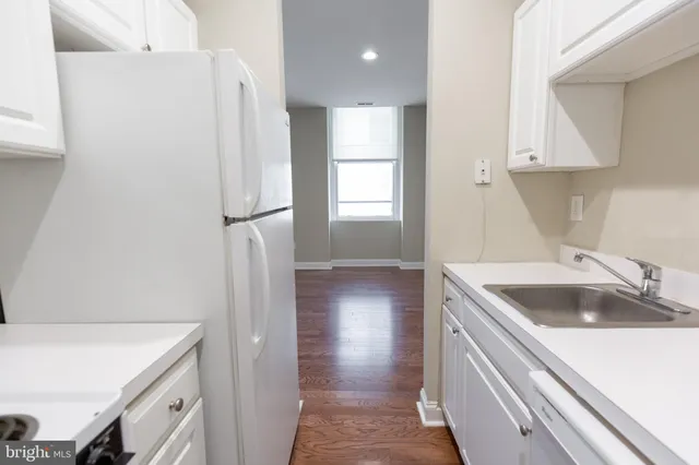 $1,570 | 1600-3 Walnut Street, Unit 803, Philadelphia, PA 19103