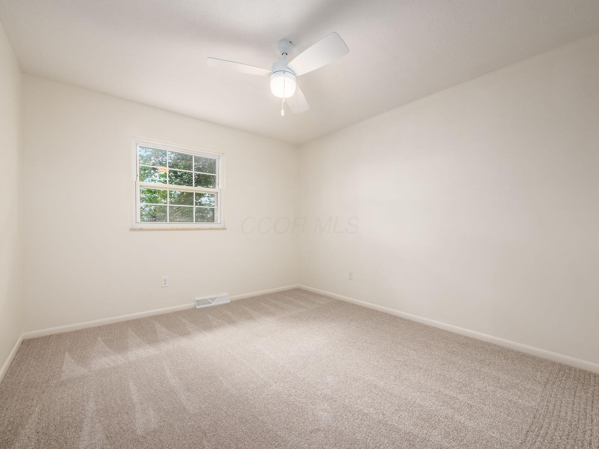 6019 Beechcroft Road Columbus, OH 43229 - Photo 21 of 40 027_897_N 6019 Beechcroft 066