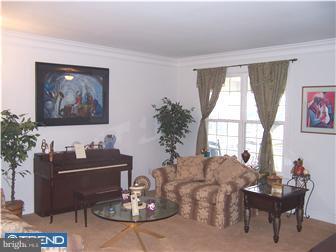 208 Tremain Road Bensalem, PA 19020 - Photo 4 of 9 Living Room