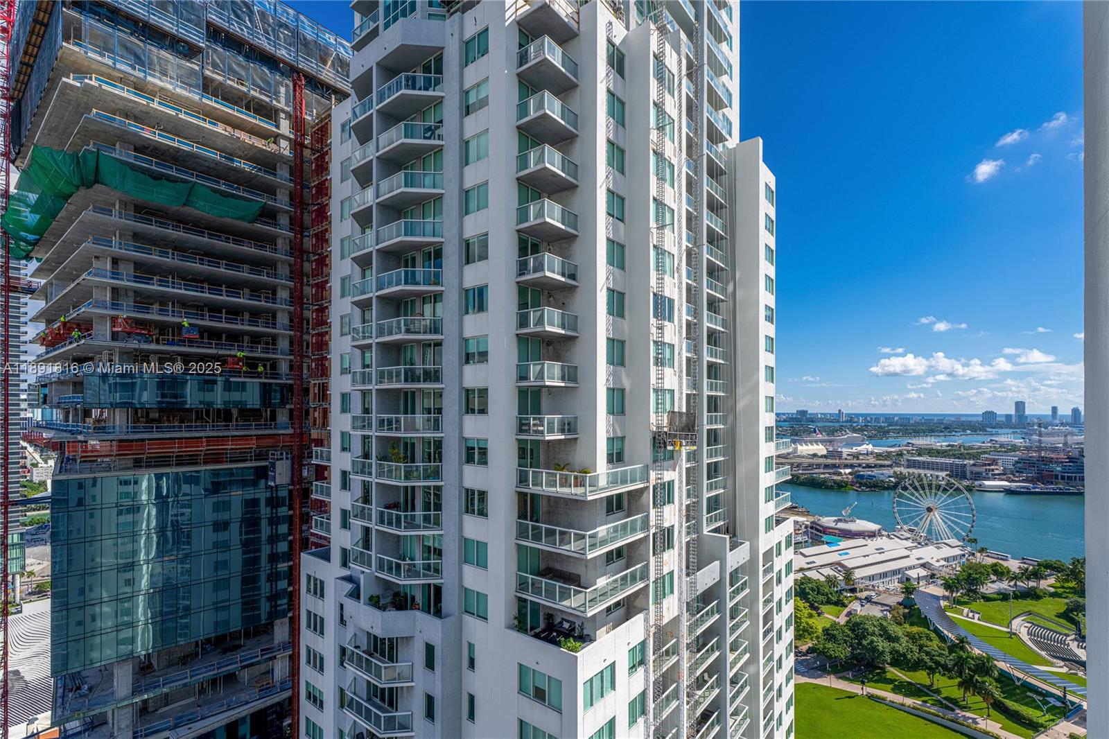 253 Northeast 2nd Street, Unit 3203 Miami, FL 33132 - Photo 25 of 29