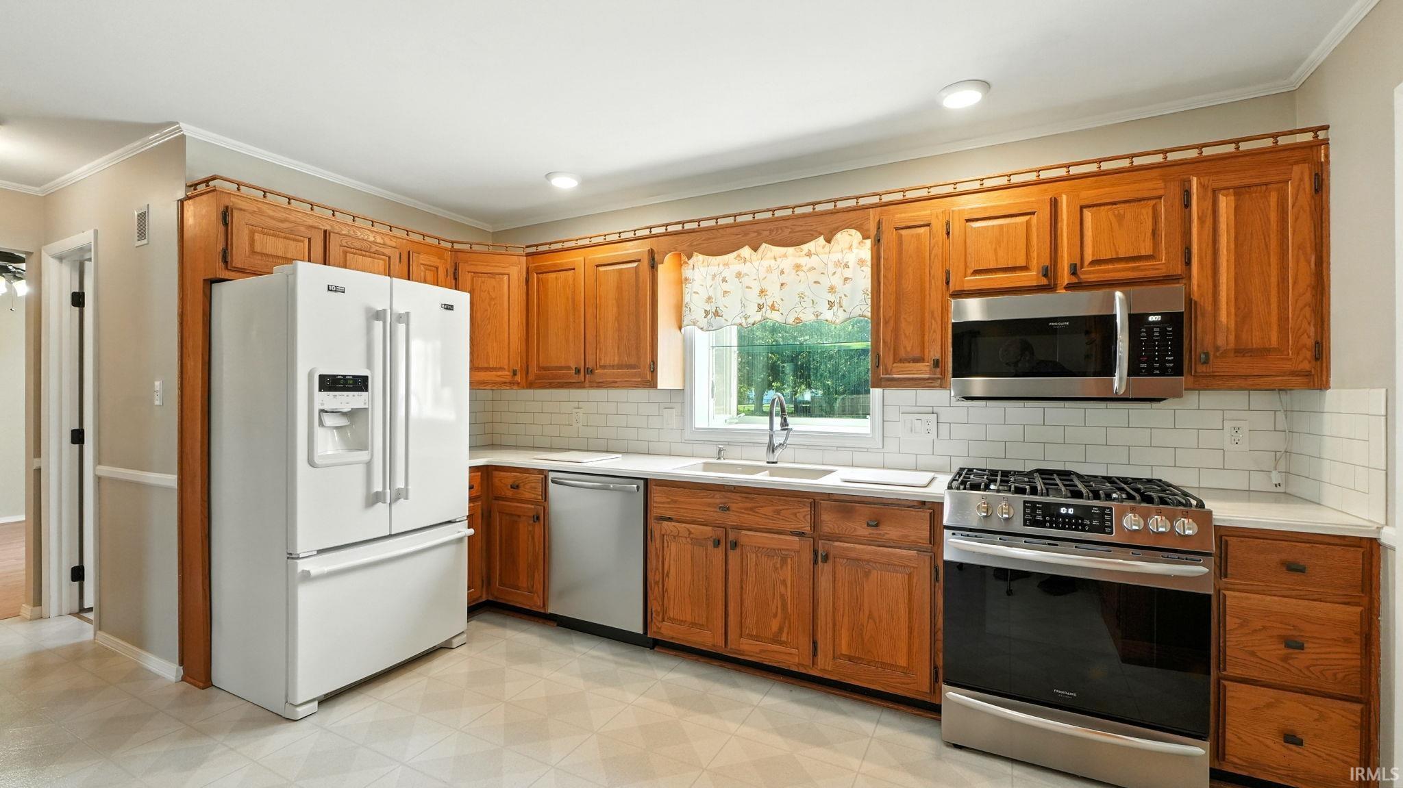 9521 Illinois Road Fort Wayne, IN 46804 - Photo 13 of 36