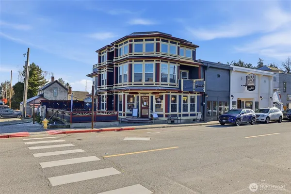 $1,170,000 | 110 North 1st Street, La Conner, WA 98257