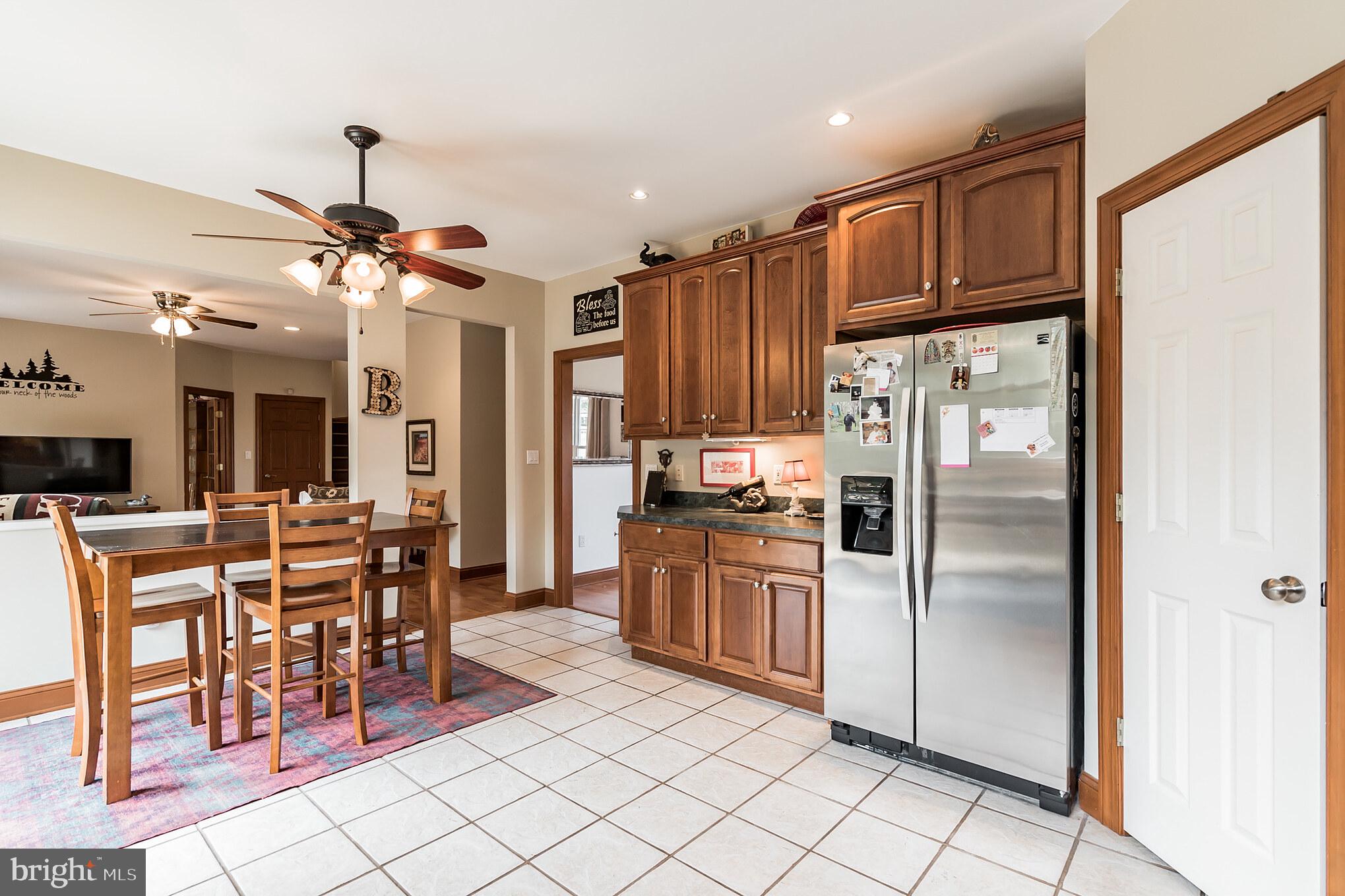 7019 Olinger Road Marshall, VA 20115 - Photo 12 of 40 Table Space In Kitchen