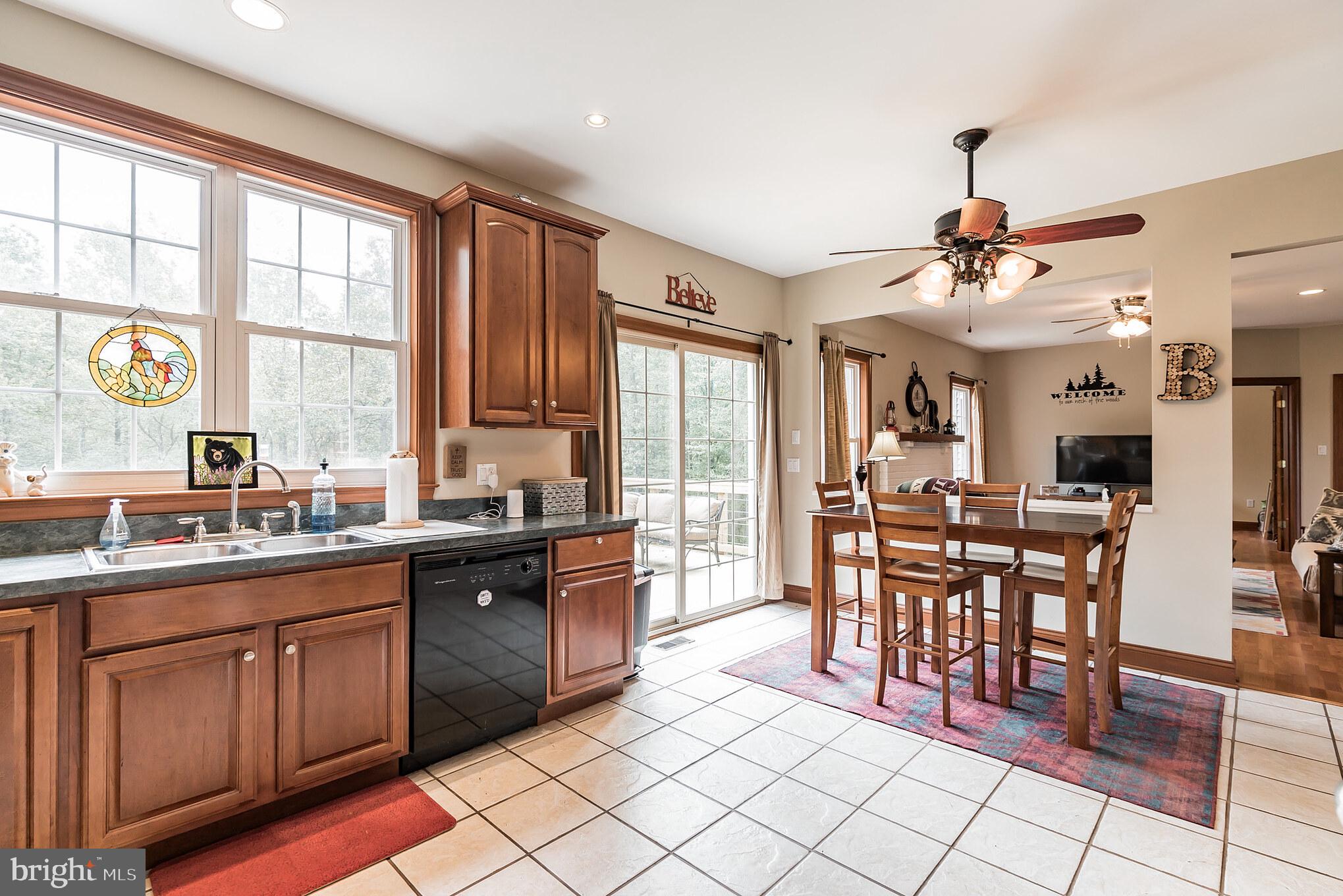 7019 Olinger Road Marshall, VA 20115 - Photo 14 of 40 SGD to New Rear Deck