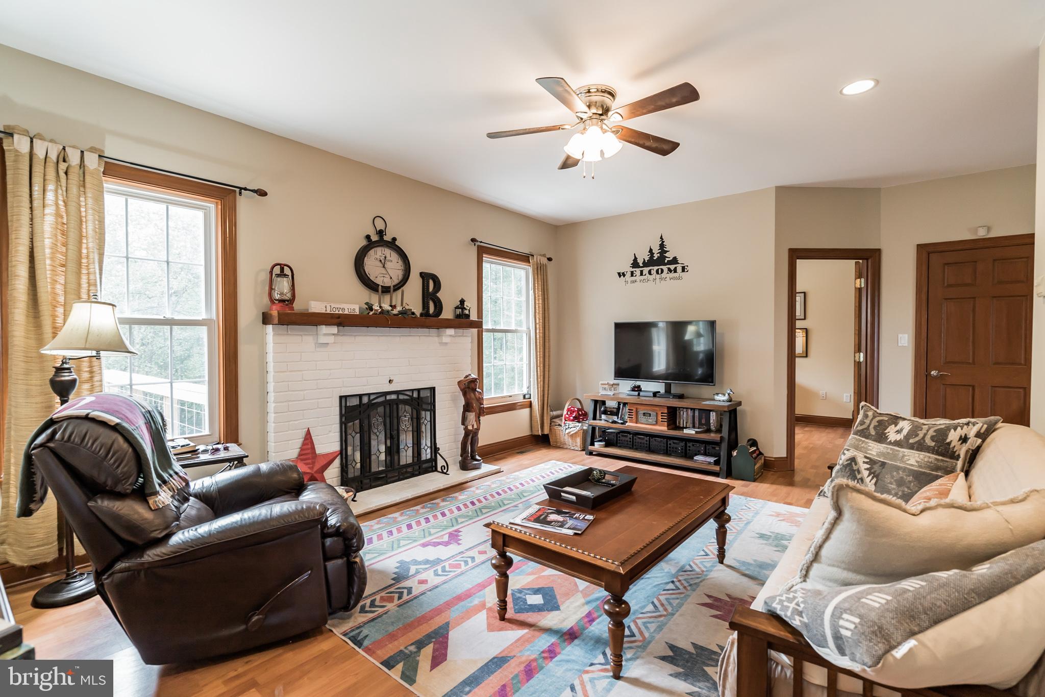 7019 Olinger Road Marshall, VA 20115 - Photo 16 of 40 Family Room
