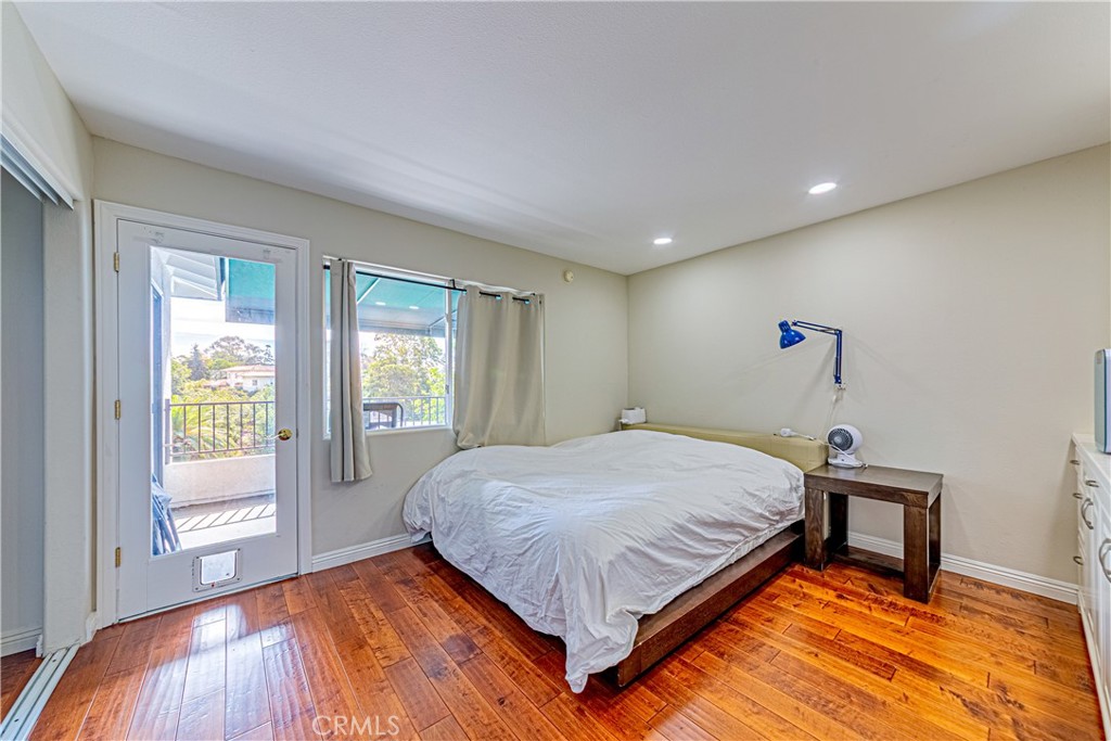 774 Stephens Avenue Fullerton, CA 92833 - Photo 28 of 53 a bedroom with a bed and a window