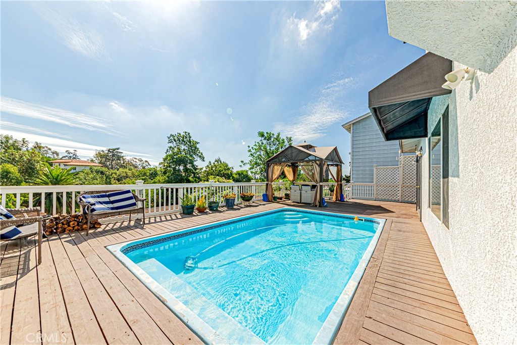 774 Stephens Avenue Fullerton, CA 92833 - Photo 35 of 53 a view of a balcony with chairs