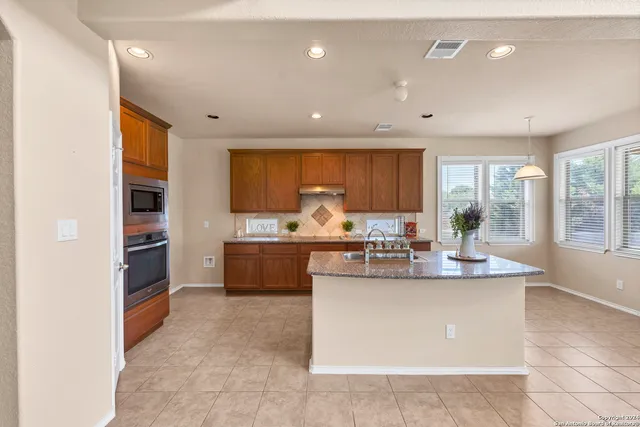 $2,300 | 2063 Western Pecan, New Braunfels, TX 78130