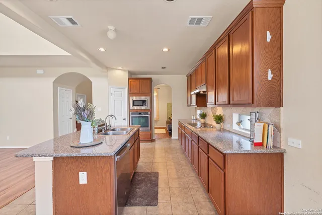 $2,300 | 2063 Western Pecan, New Braunfels, TX 78130