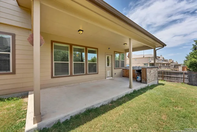 $2,300 | 2063 Western Pecan, New Braunfels, TX 78130