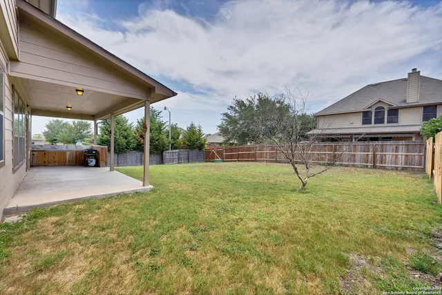 $2,300 | 2063 Western Pecan, New Braunfels, TX 78130
