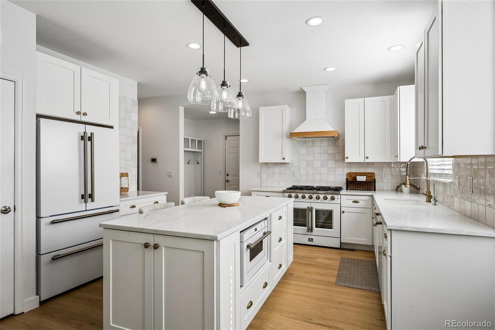 9268 Desert Willow Road Littleton, CO 80129 - Photo 11 of 39