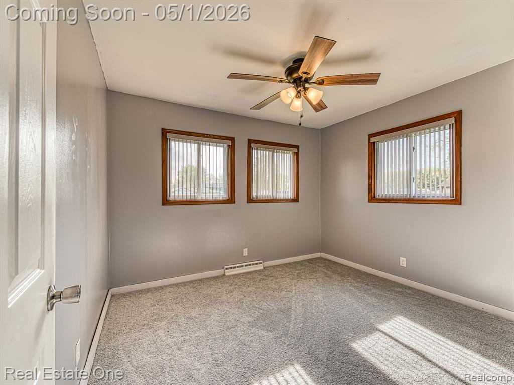 18338 Olmstead Riverview, MI 48193 - Photo 17 of 28