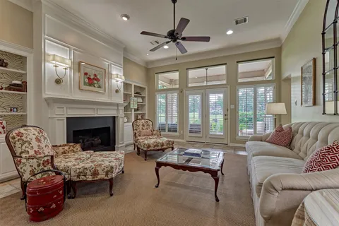 $925,000 | 46 North Copperknoll Circle, The Woodlands, TX 77381